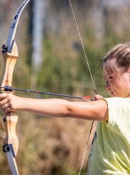 Boogschieten tijdens het kamperen