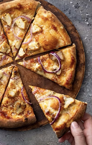 Lekker een pizza bakken in 1 van onze pizzaovens