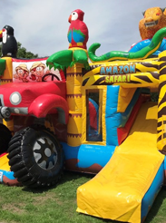 Luchtkussen voor de kinderen tijdens het kamperen