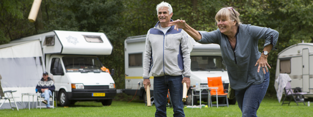 Bezoekers zijn zich aan het vermaken